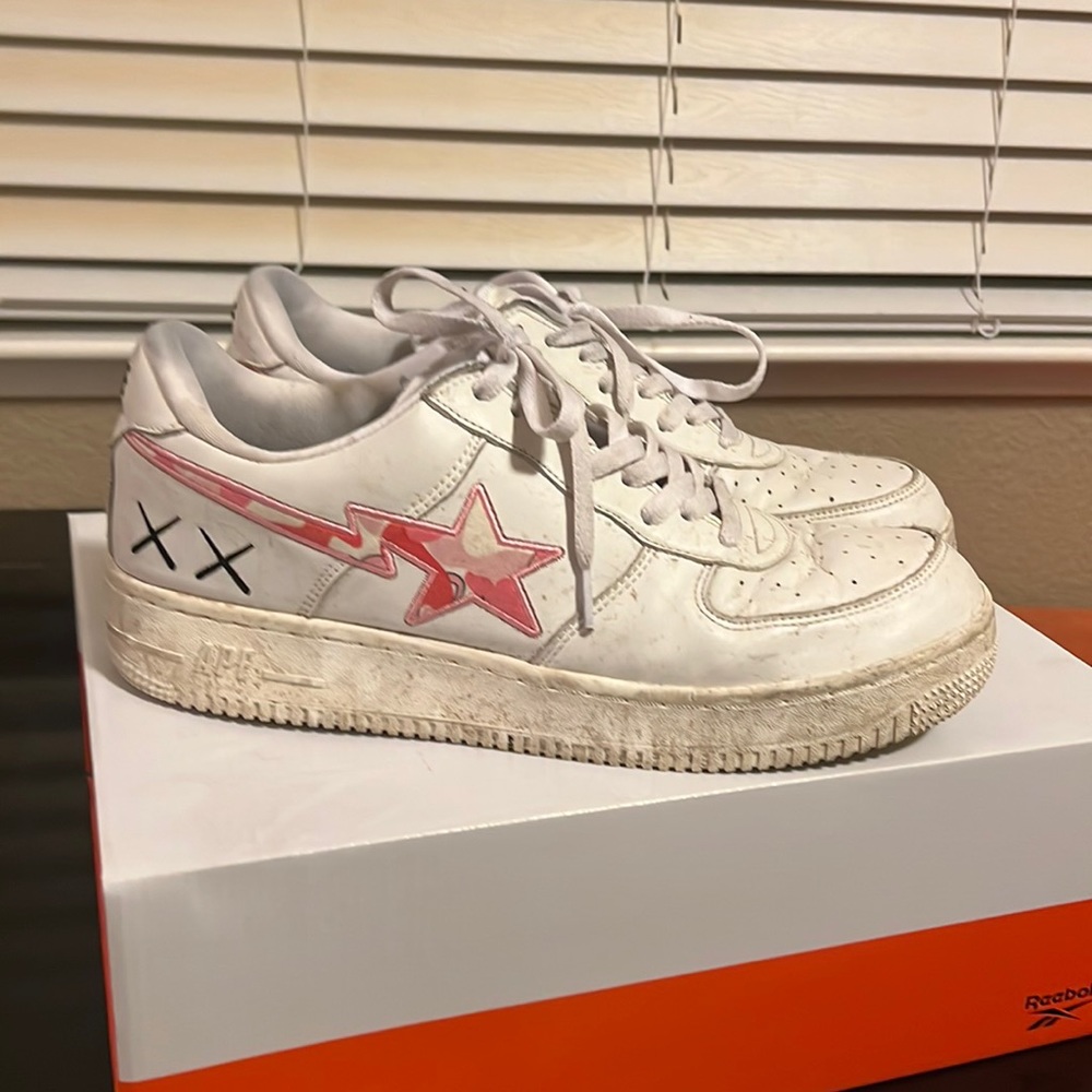 Bapesta pink kaws camo size 13